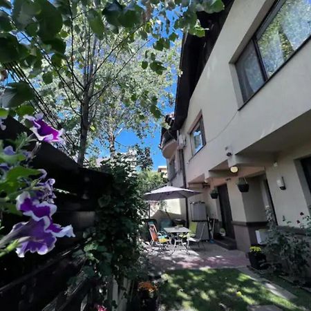 Vila Luminoasa Cu Curte Privata Bukareszt Zewnętrze zdjęcie