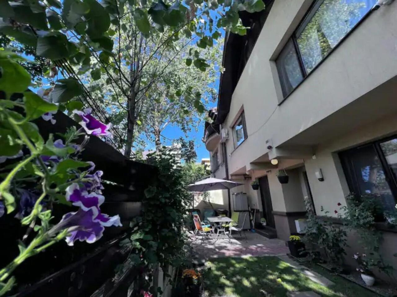 Vila Luminoasa Cu Curte Privata Bukareszt Zewnętrze zdjęcie