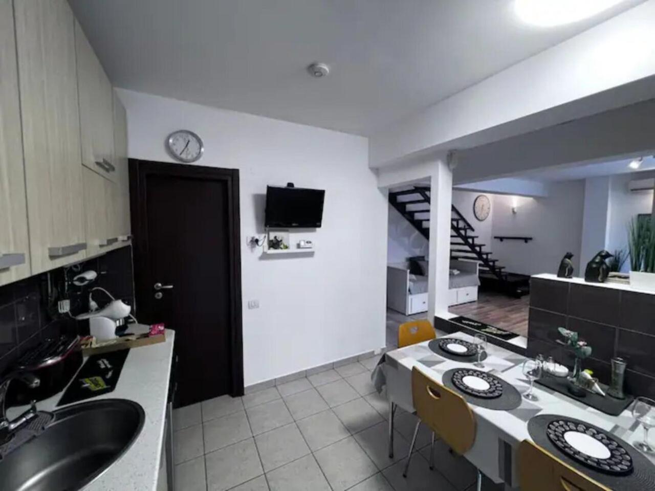 Vila Luminoasa Cu Curte Privata Bukareszt Zewnętrze zdjęcie